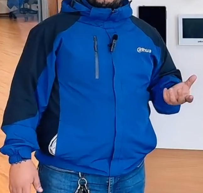 CHUMPA IMPERMEABLE C/AZUL, TALLA M